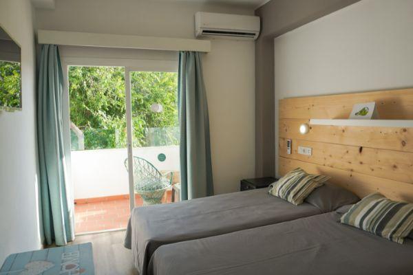 Habitación Doble económica Hostal María Eugenia Paguera Habitación Doble económica Hostal María Eugenia Paguera