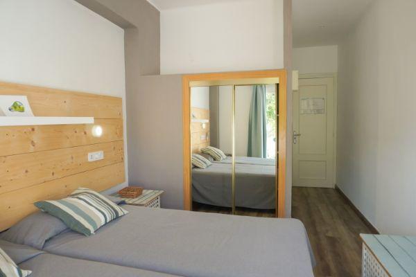 Habitación Doble económica Hostal María Eugenia Paguera Habitación Doble económica Hostal María Eugenia Paguera